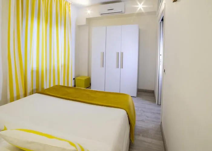 Happy Flat Free Parking * سورينتو